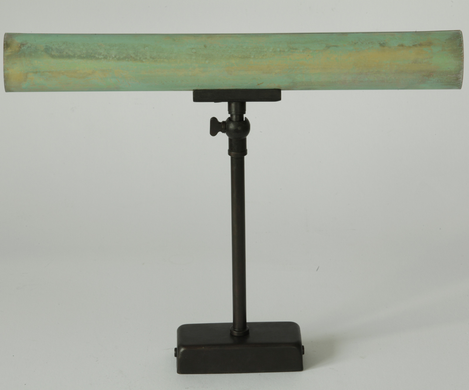 RENOIR Französische Bilderleuchten Modell 3 in Grünspan-Patina mit Wandarm in Altmessing (Sondermodell, bitte anfragen)