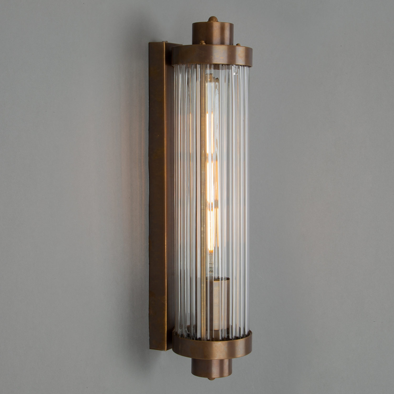 klassische säulen-wandleuchte für badezimmer-spiegel, ip44 von aire lighting