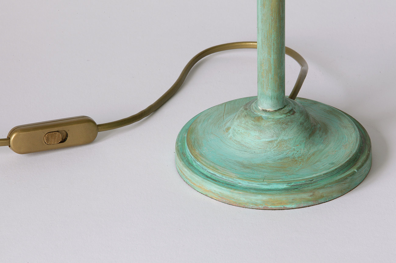 Nostalgische Metall-Tischlampe aus Frankreich BILBOC: Ausführung Grünspan