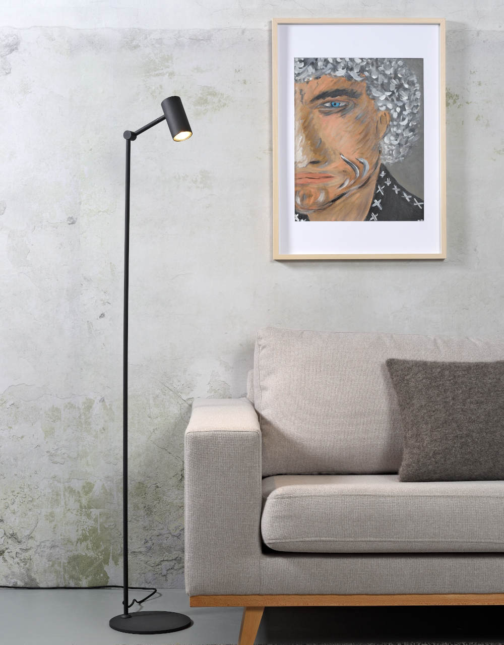 moderne, schlanke strahler-stehleuchte mon-f, ideal als
