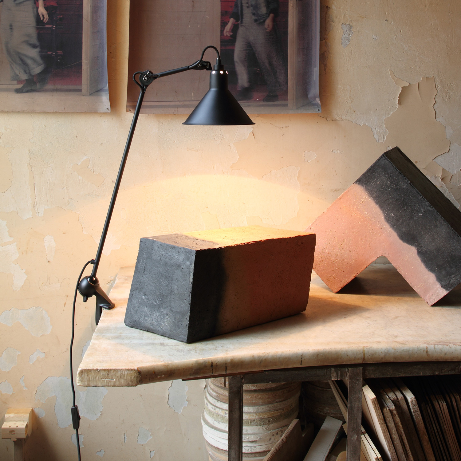 Bild 5: Die Klemm-Lampe Gras N°201: ideal für Arbeitsplatten im Atelier Architektenleuchte N° 201 Klemmleuchte mit Trichterschirm: Die Klemm-Lampe Gras N°201: ideal für Arbeitsplatten im Atelier