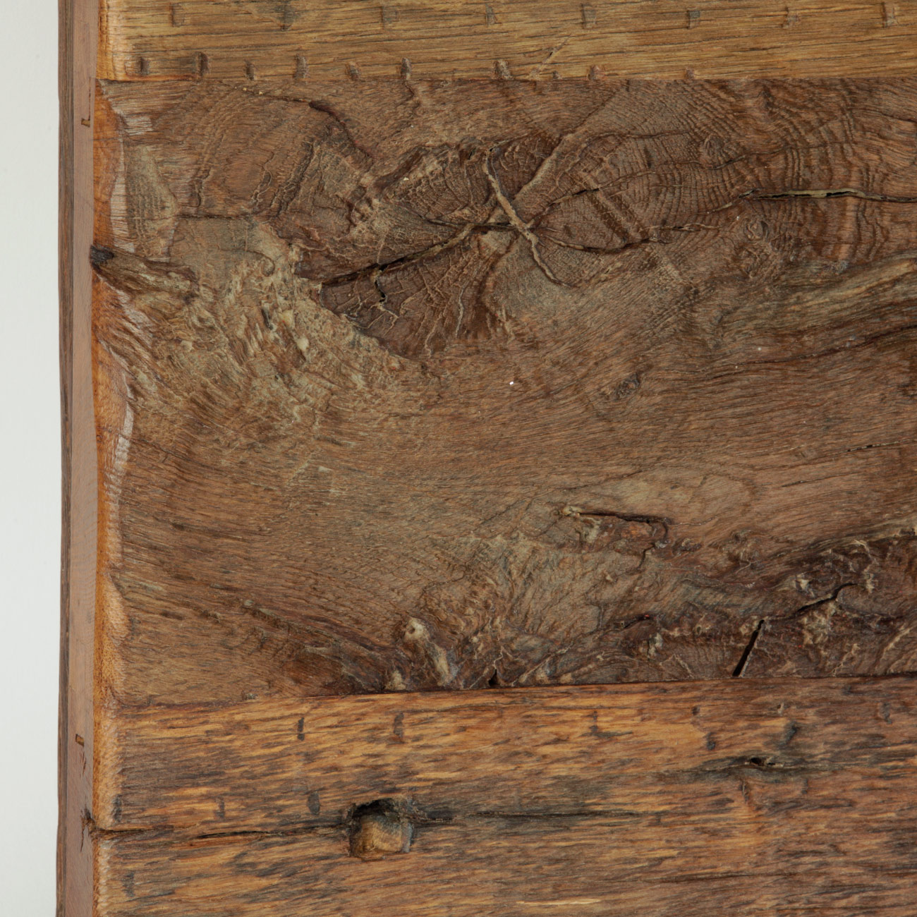 Quadratische Wandleuchte aus antikem Massivholz (40 cm): Eiche antik Patina