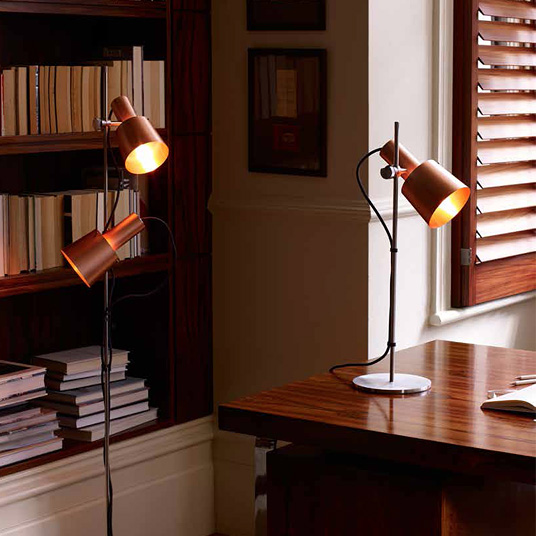 Retro-Tischleuchte mit Messing- oder Kupferschirm CHESTER: Zur Kupfer-Schreibtischlampe gibt es auch eine passende Stehleuchte