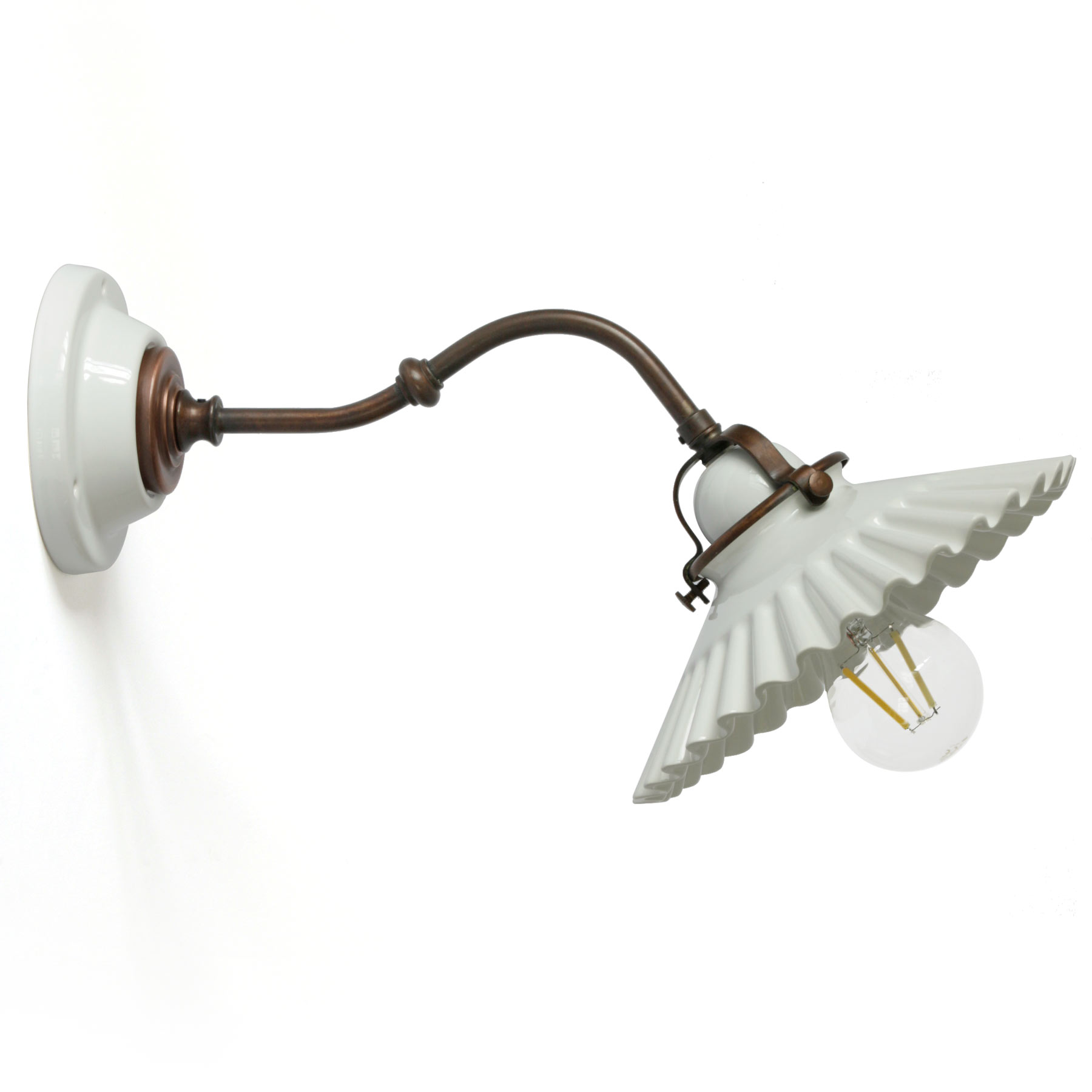 Rustic wall lamp made of brass and ceramic