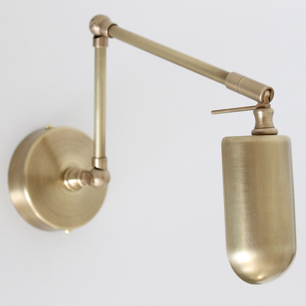 Bild 3: Einstellbare Wandleuchte, hier in 12 Messing patiniert Einstellbare Manufaktur-Wandleuchte z.B. zum Lesen: Einstellbare Wandleuchte, hier in 12 Messing patiniert