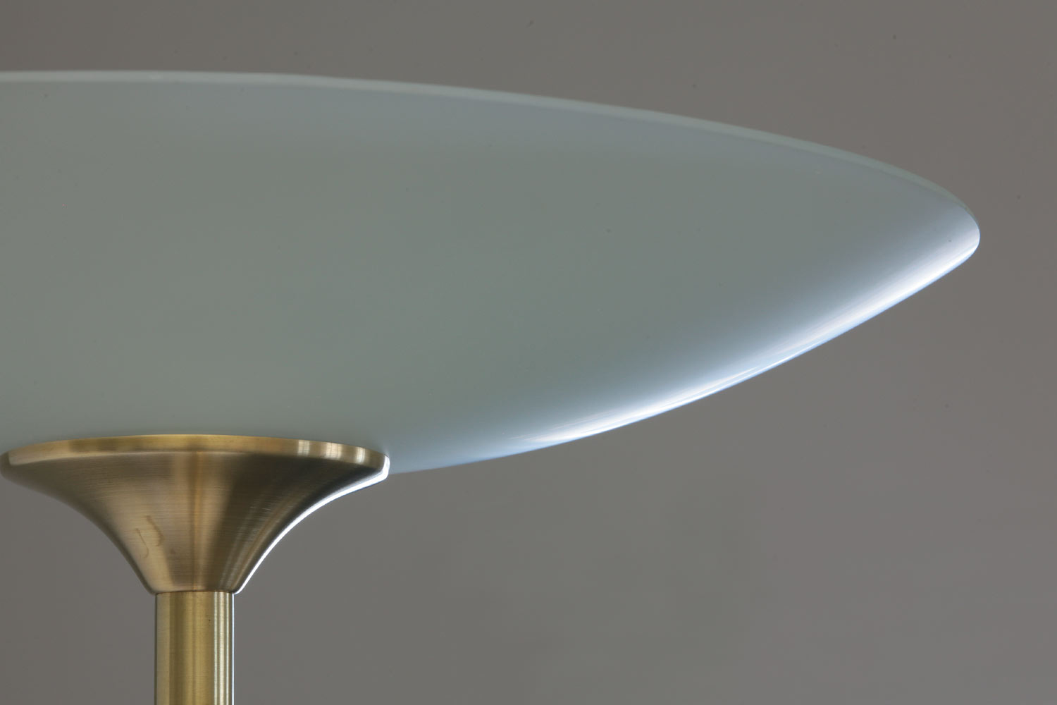 Großer Deckenfluter mit flacher Opalglasschale Ø 50 cm – Casa Lumi
