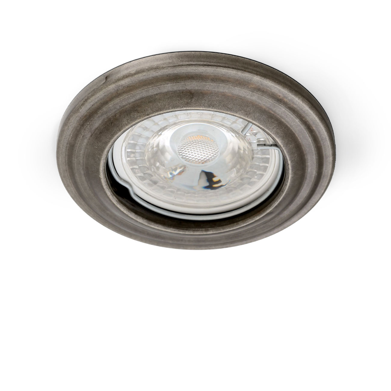 Schlichter Einbau-Deckenspot aus Messing, Ø 8 cm Schlichter Einbau-Deckenspot aus Messing, Ø 8 cm