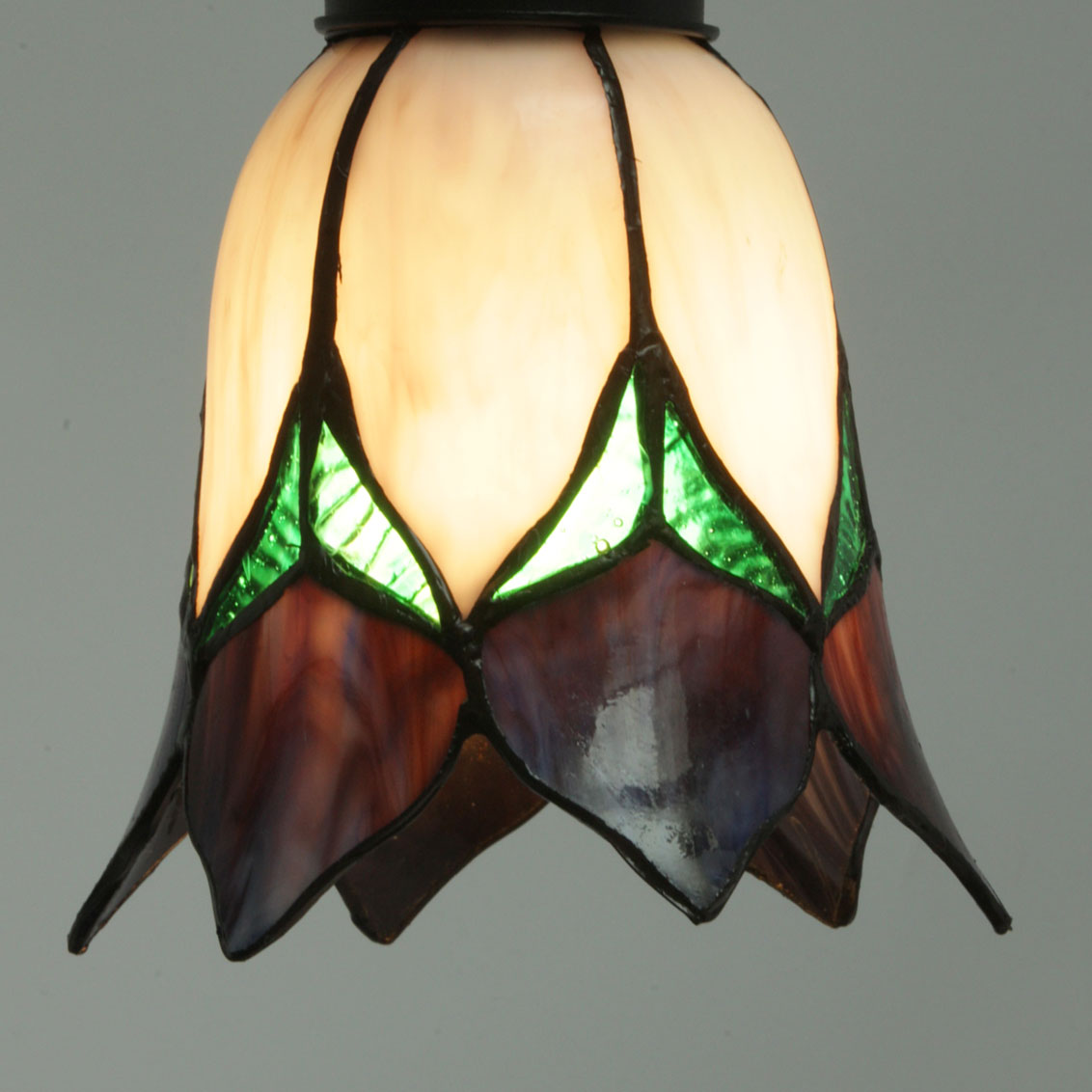 Small Tiffany glass ceiling lamp with purple tulip shade, Ø 12 cm, Fig. 4