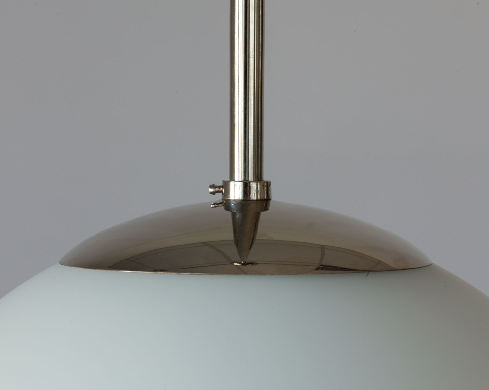 Kugel-Pendelleuchte mit mattem Opalglas Ø 25/30/35/40/45 cm: Möchnskappen-Glashalter glänzend vernickelt