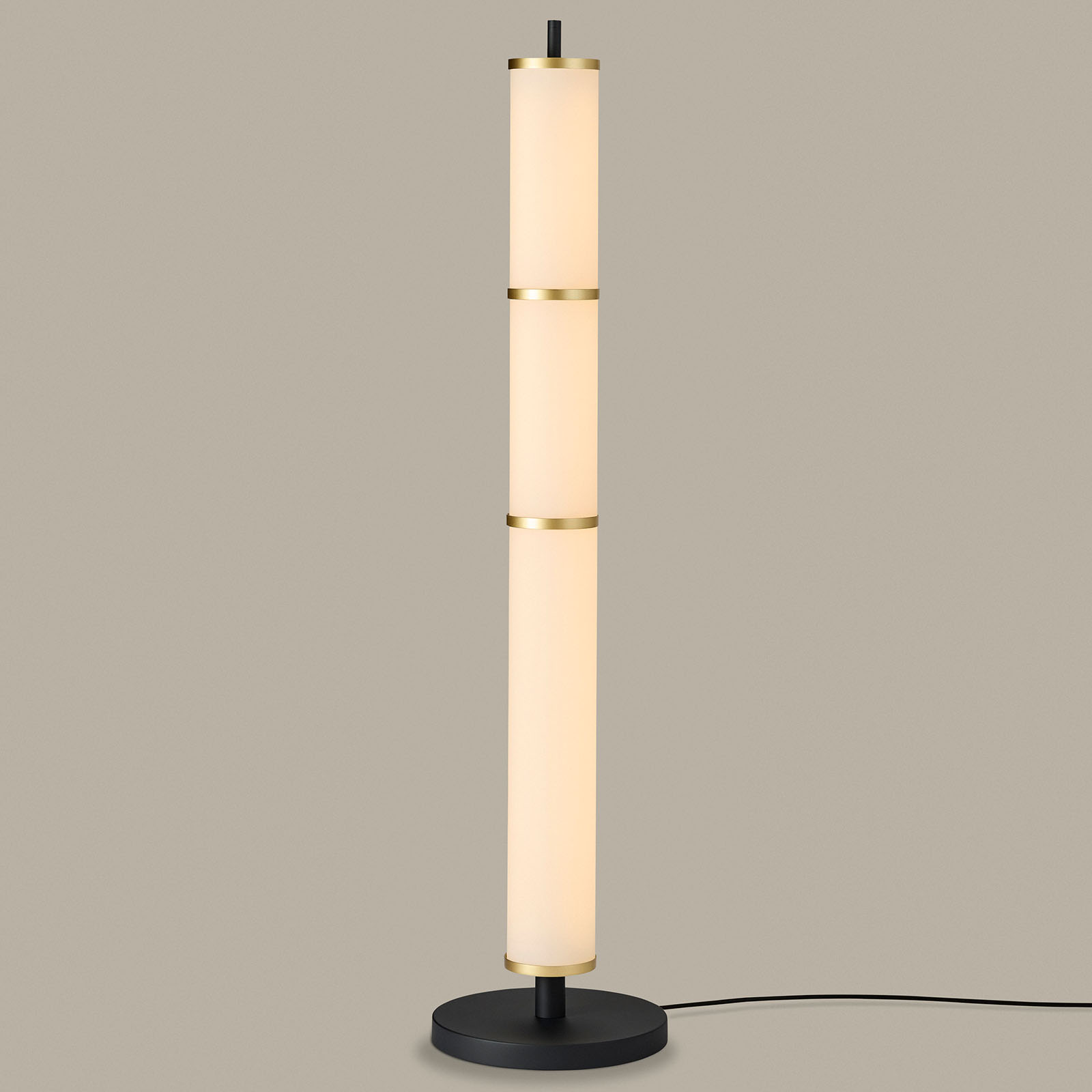 Art Déco LED floor lamp FIDELIO: Hier werden zwei Opalglasschirmgrößen kombiniert: 2 x 250 mm und 1 x 500 mm, Metallteile in schwarz
