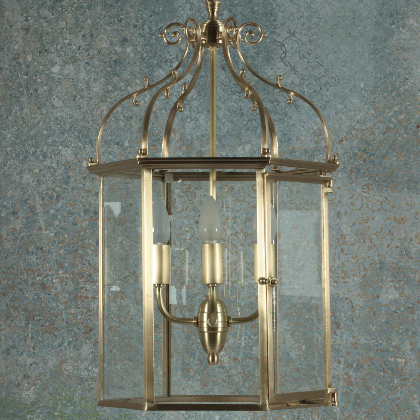 Bild 8: Ausführung matt satiniert Große, 6-seitig verglaste Hänge-Laterne aus Messing: Ausführung matt satiniert