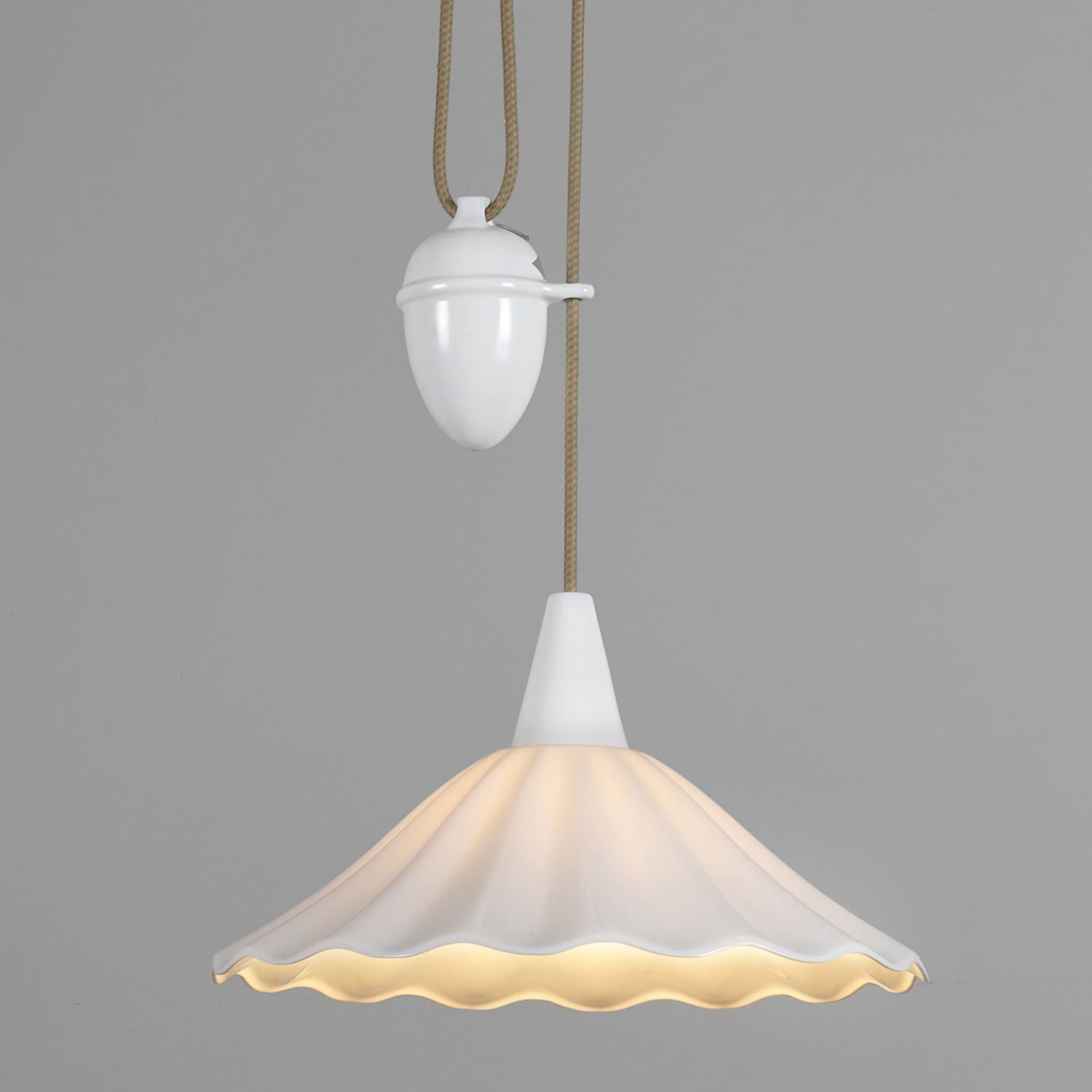 Höhenverstellbare Pendelleuchte mit Porzellanschirm CHRISTIE 36 RISE & FALL Höhenverstellbare Pendelleuchte mit Porzellanschirm CHRISTIE 36 RISE & FALL