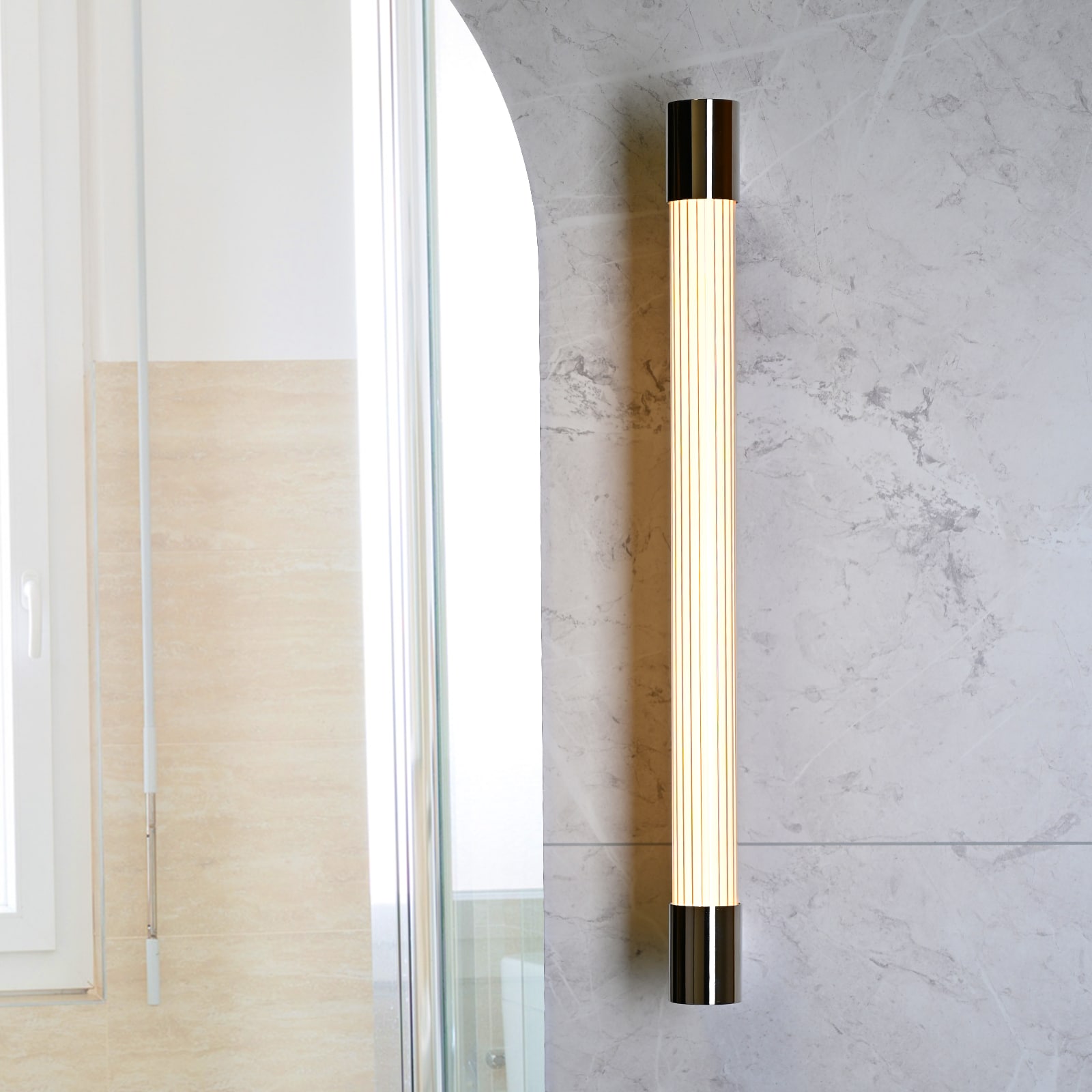 Schmale LED-Badezimmer-Wandleuchte RAY aus Messing