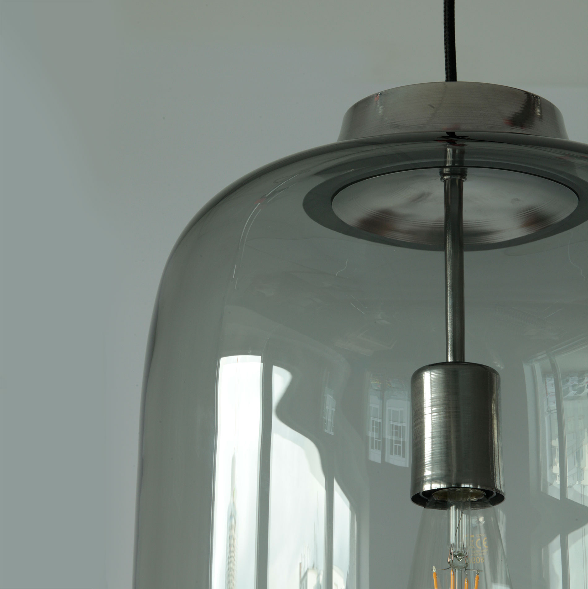 Große Glas-Pendelleuchte mit mundgeblasenem Rauchglas-Schirm, Bild 5 Große Glas-Pendelleuchte mit mundgeblasenem Rauchglas-Schirm, Bild 5