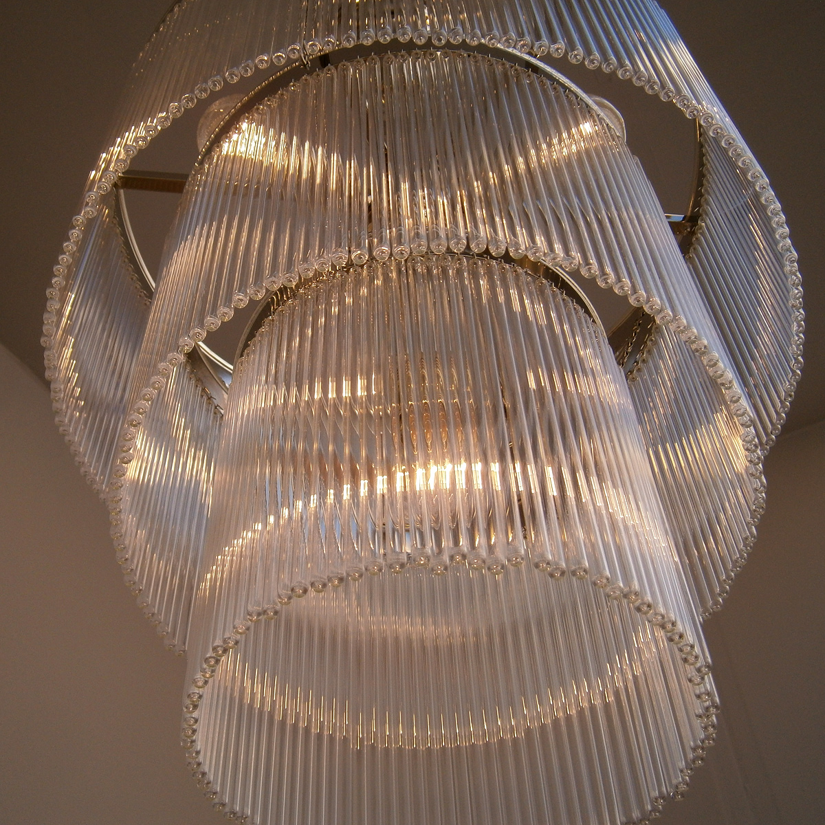 Exklusive Hängeleuchte mit dreireihigem Kristallbehang Ø 40 cm, Bild 7