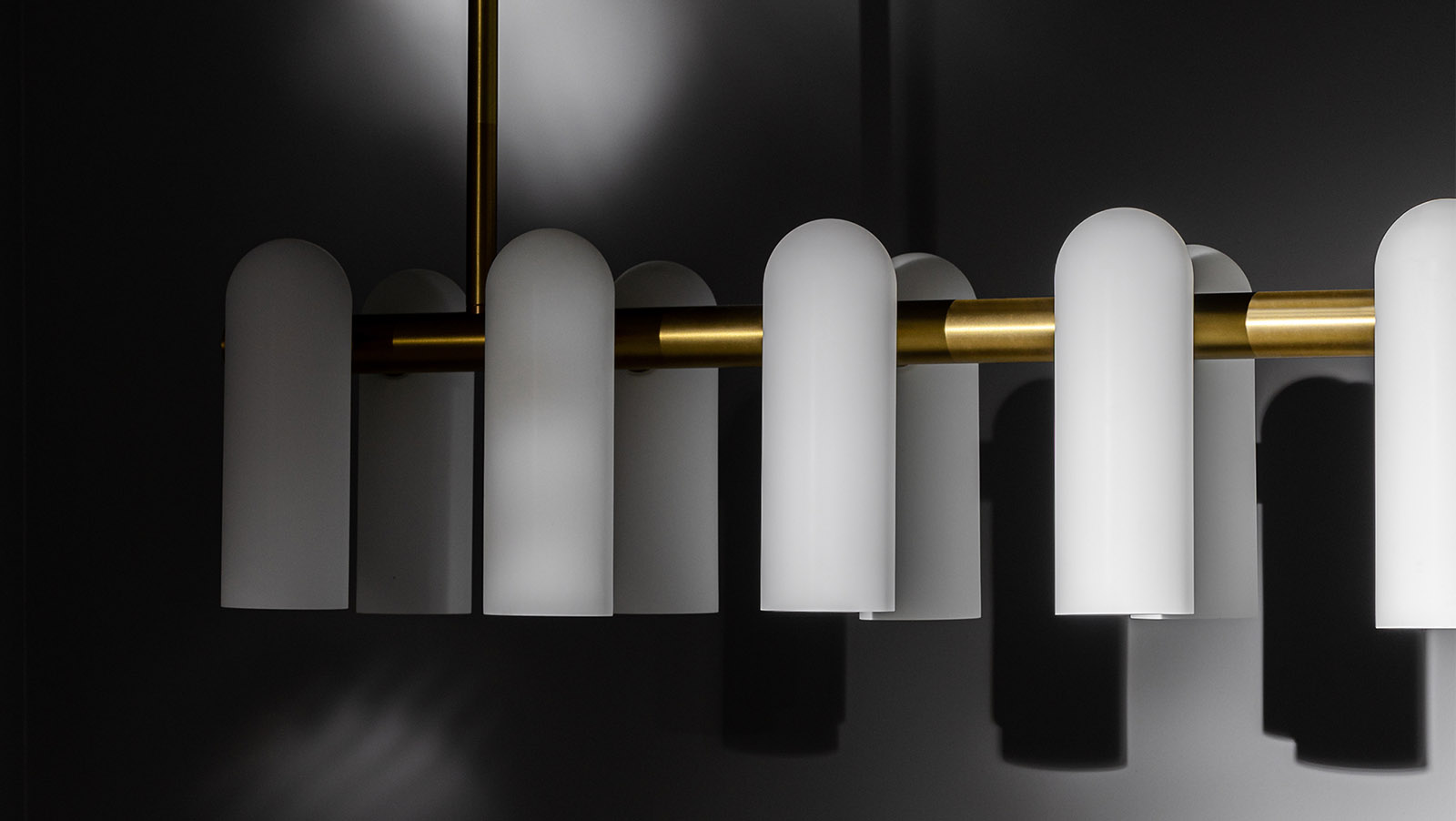 Eleganter Tisch-Leuchter ODYSSEY mit 12 Opalglas-Schirmen, ideal für Esstische, Bild 6