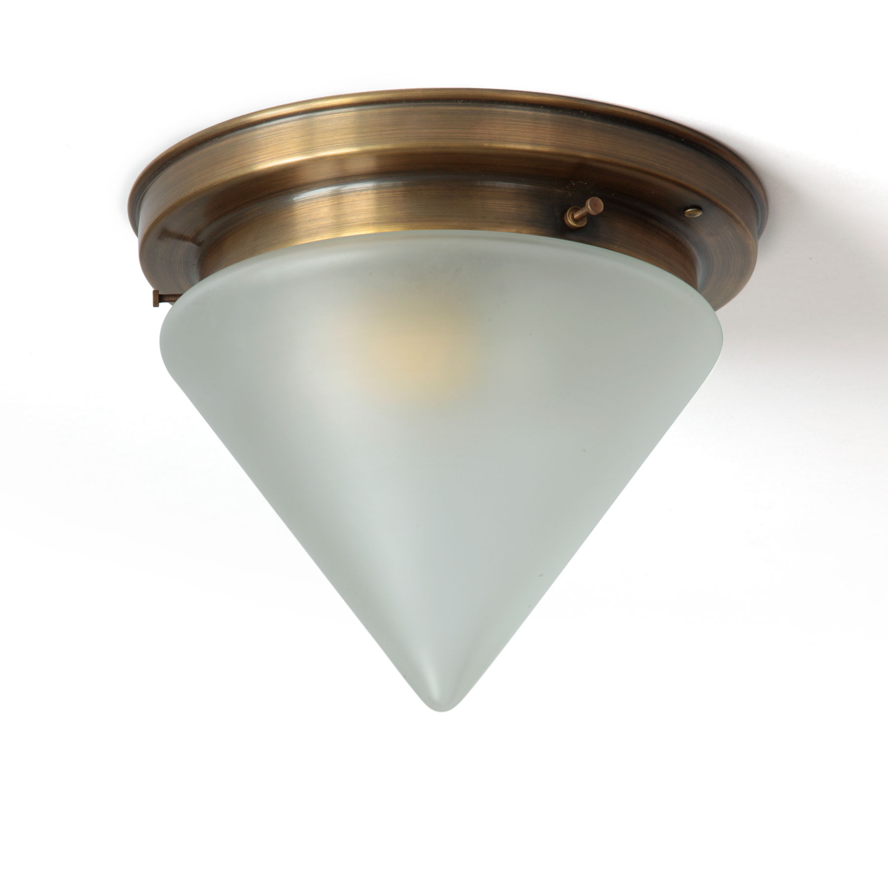 Kleine Messing-Deckenleuchte mit satiniertem Glas-Kegel, Ø 20 cm Kleine Messing-Deckenleuchte mit satiniertem Glas-Kegel, Ø 20 cm