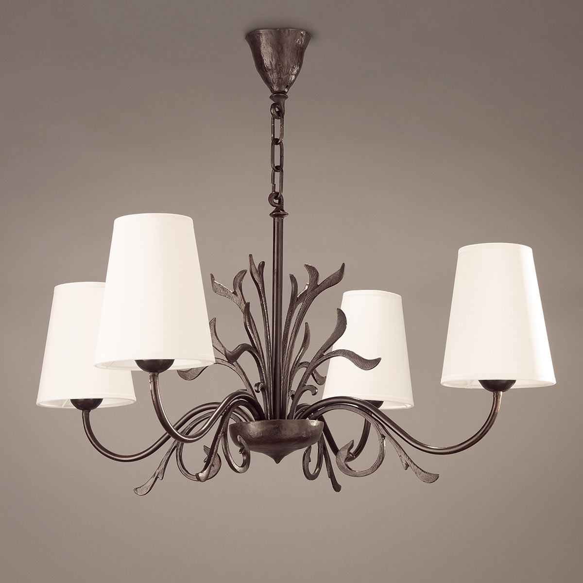 Kunstvoller Bronze-Lüster TOLÈDE mit Blattdekor (Ø 77 cm) Kunstvoller Bronze-Lüster TOLÈDE mit Blattdekor (Ø 77 cm)