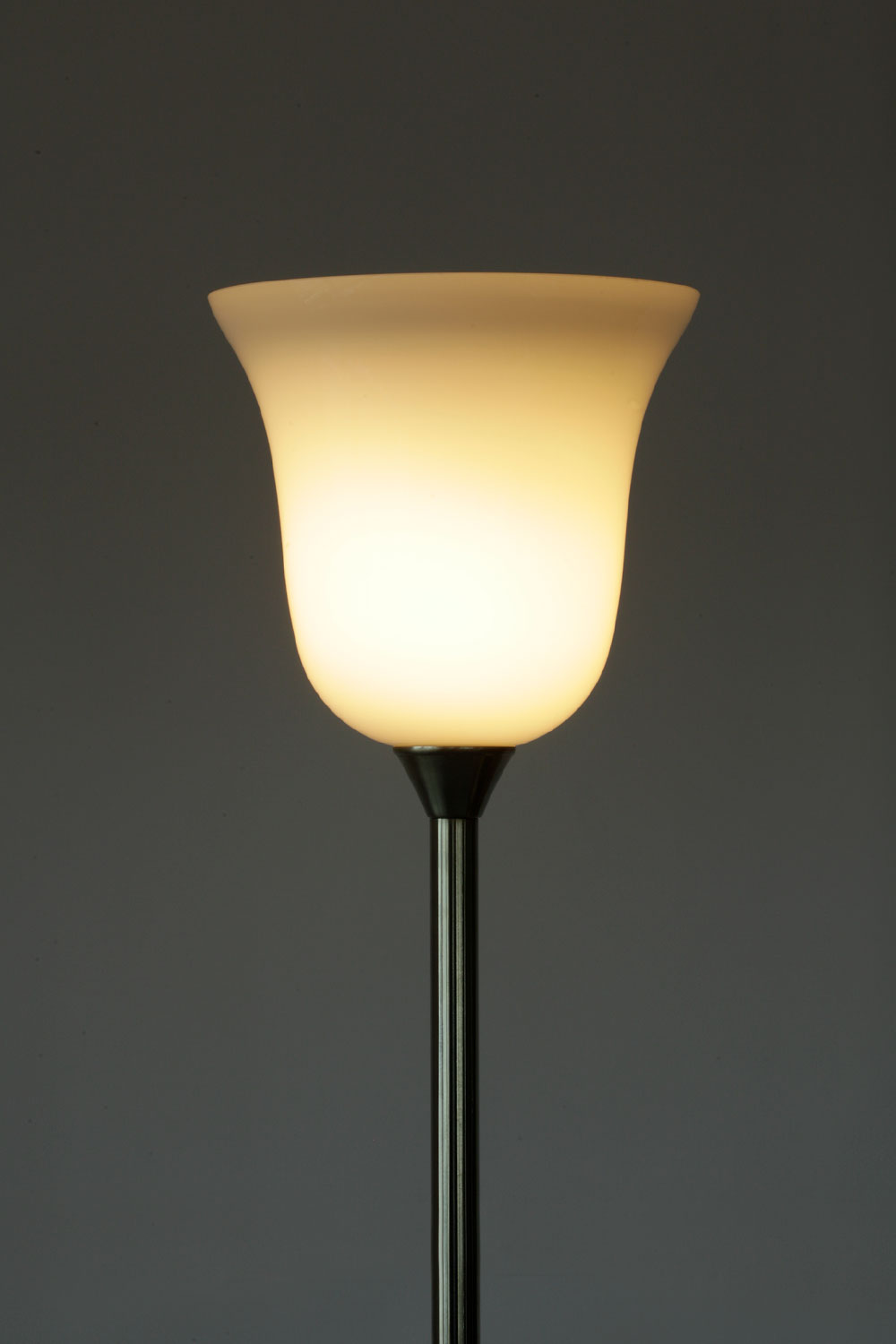 Hohe Art déco-Deckenfluter-Stehleuchte mit Opalglas-Schirm 185 cm – Casa Lumi