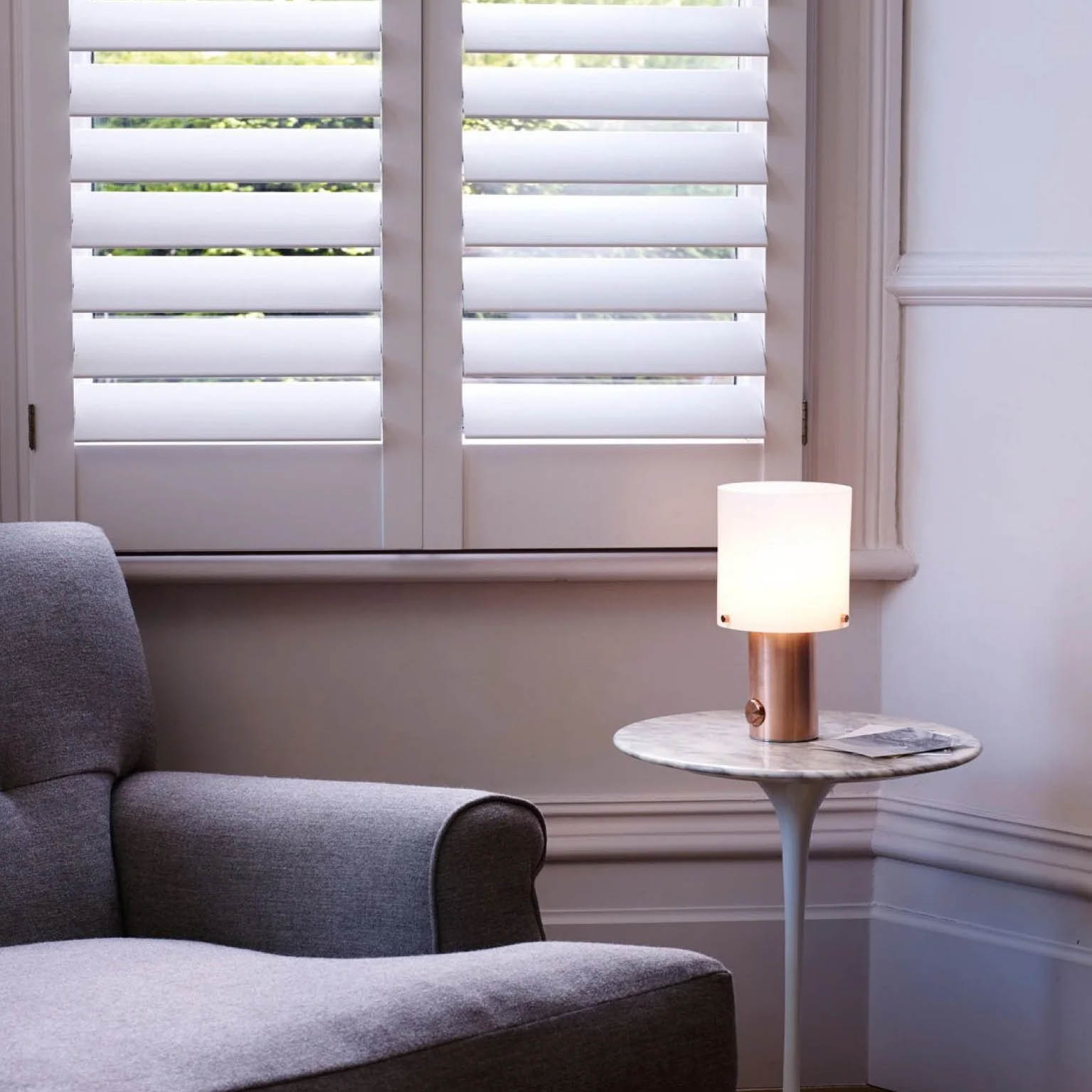 Runde Tischleuchte WALTER mit Messing- oder Kupfersockel und Dimmer, Bild 13