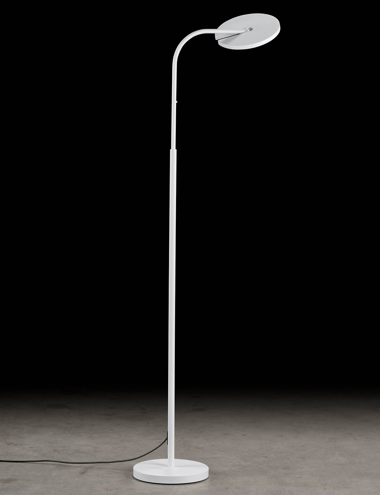 Versatile and powerful floor lamp VINCE S : Hier in der Oberfläche Weiß