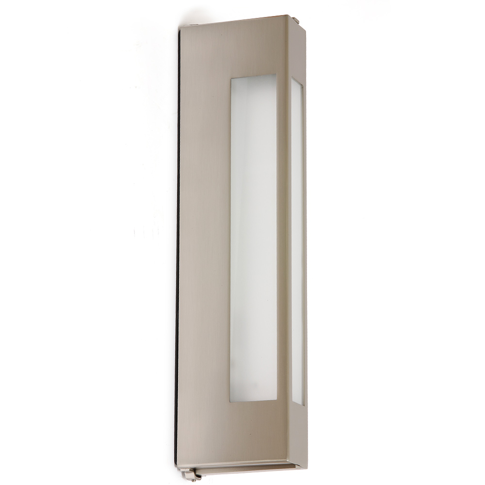 Purist bathroom wall sconce with IP 44, ideal for mirrors