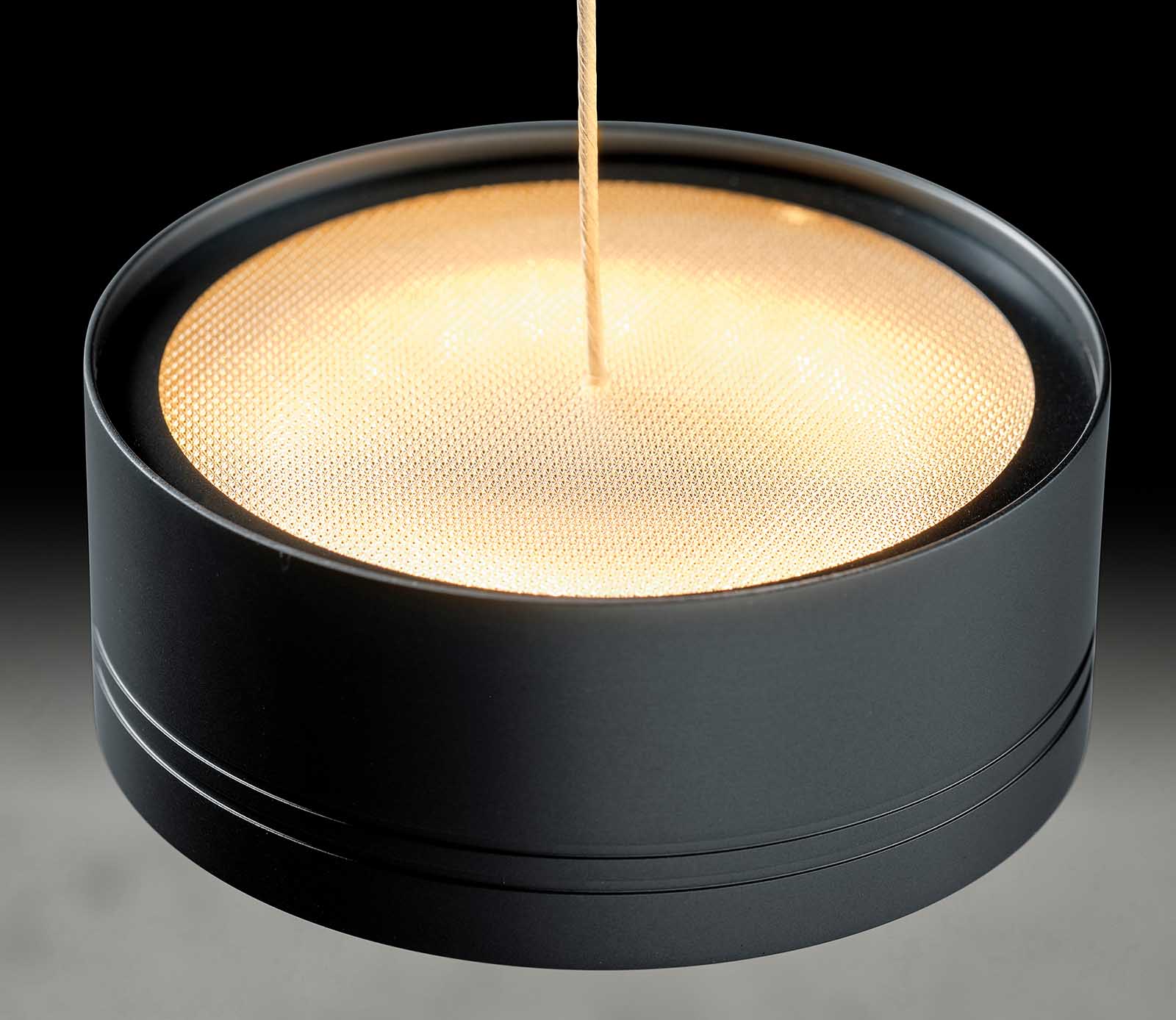 Fig. 7: Oberfläche Schwarz Modern Up/Down Pendant FAVOR with High-End LED Technology: Oberfläche Schwarz