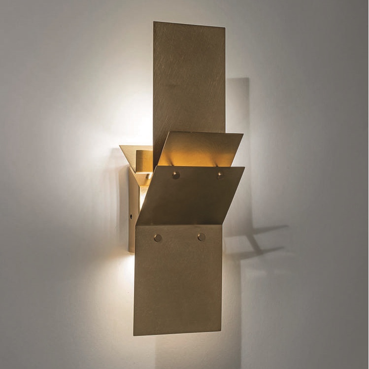 Subtle Lighting: Brass Wall Light IDK Subtle Lighting: Brass Wall Light IDK