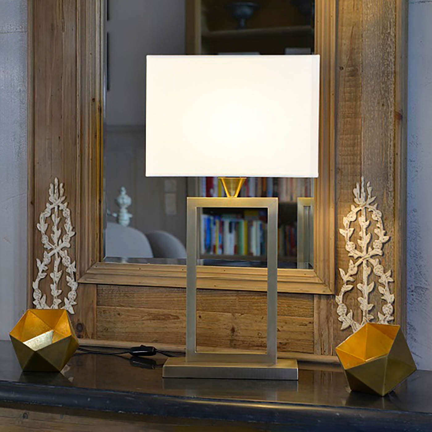 Design-Tischleuchte mit rechteckigem Textilschirm L154: Modell in natur matt satiniert