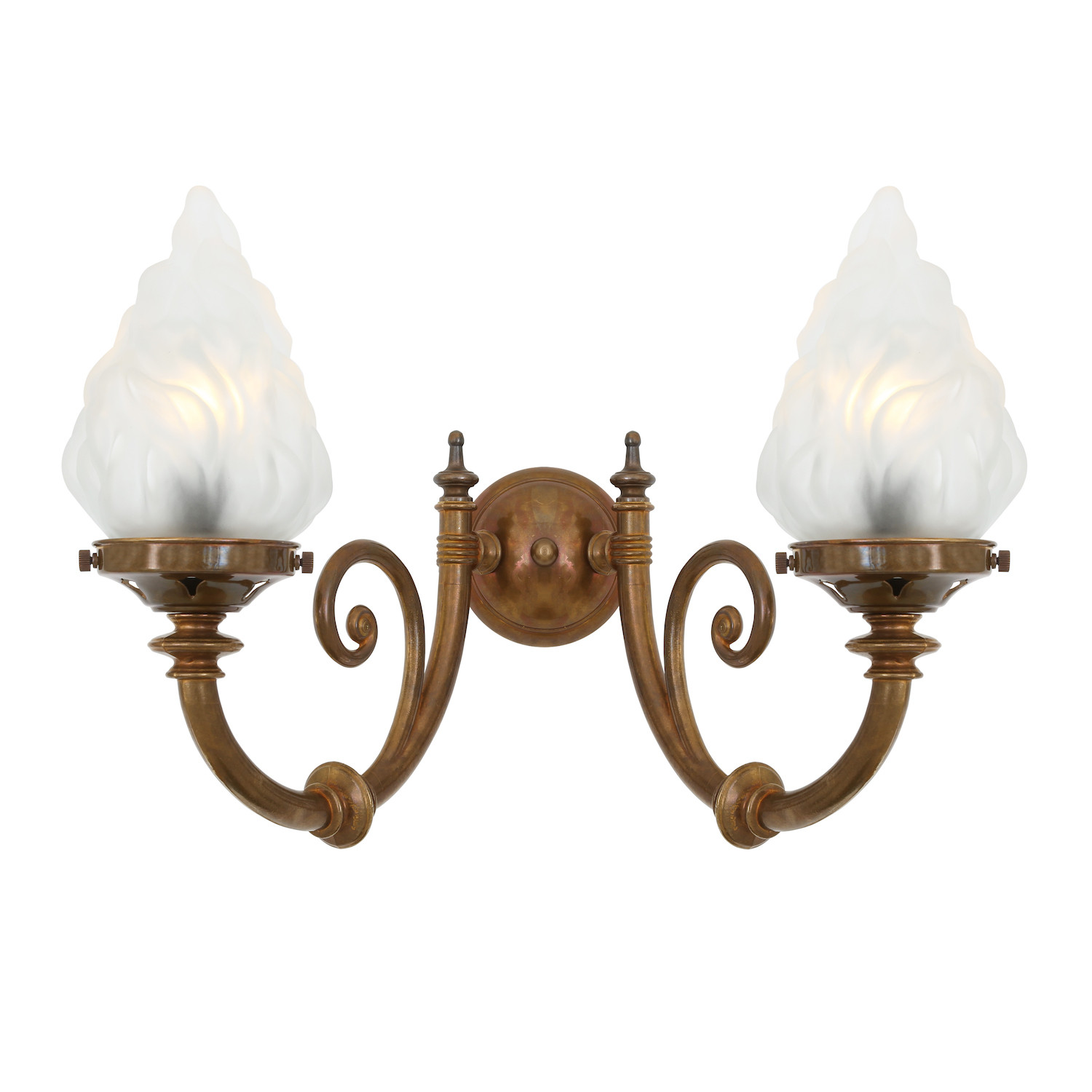Bild 1: Nostalgie pur: verspielte Wandlampe aus Irland, hier in Alt-Messing patiniert Nostalgische Doppel-Wandleuchte mit Flammen-Gläsern: Nostalgie pur: verspielte Wandlampe aus Irland, hier in Alt-Messing patiniert