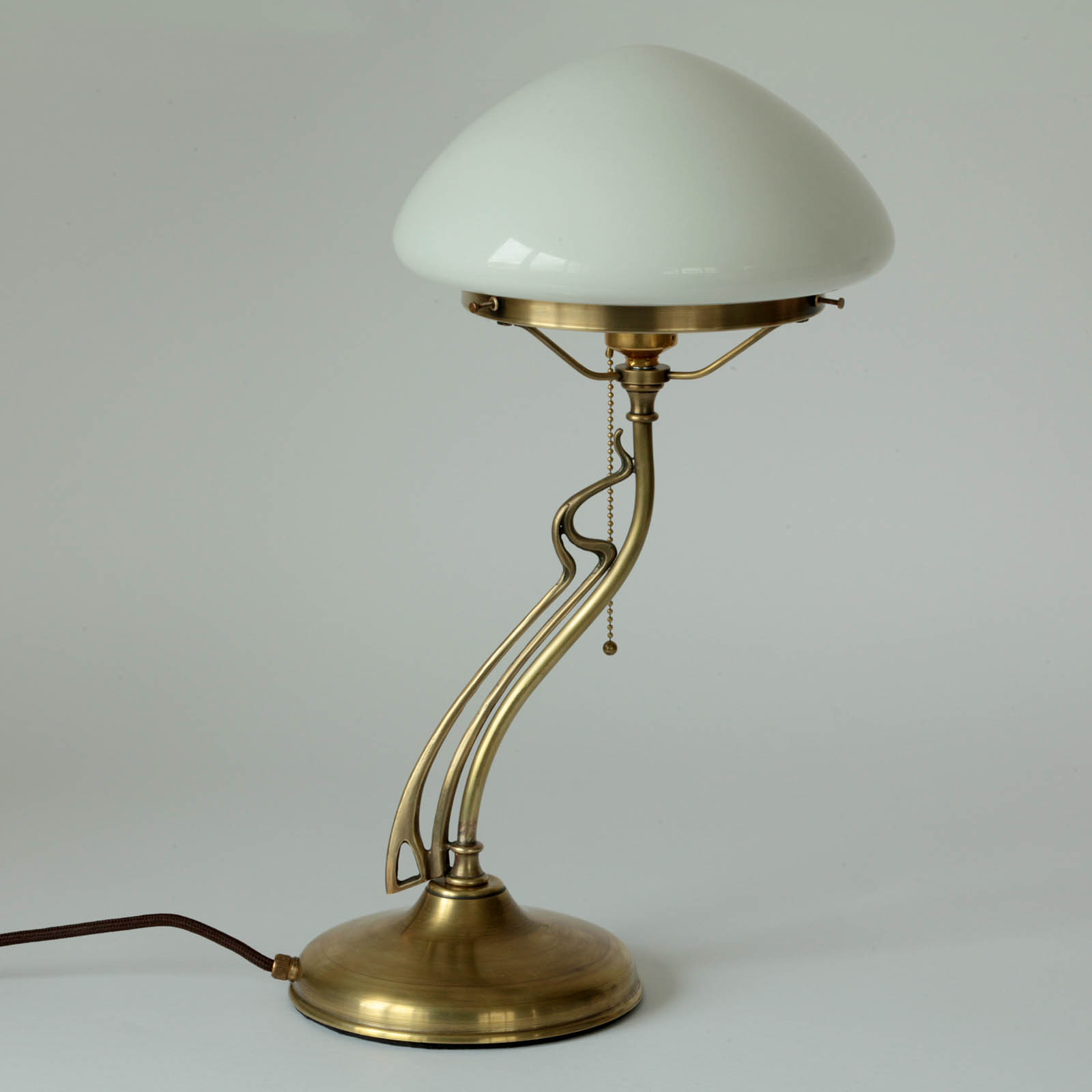 Jugendstil-Tischleuchte „Pilz“ mit geschwungenem Messing-Gestell, Bild 9