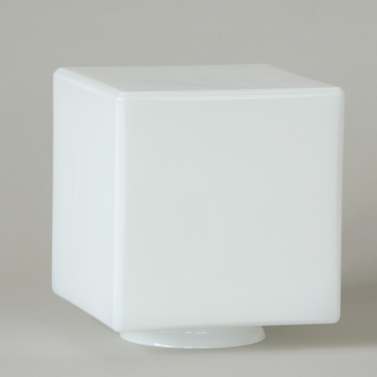 Kleine Wandleuchte mit opalenem Würfel-Glas – Casa Lumi
