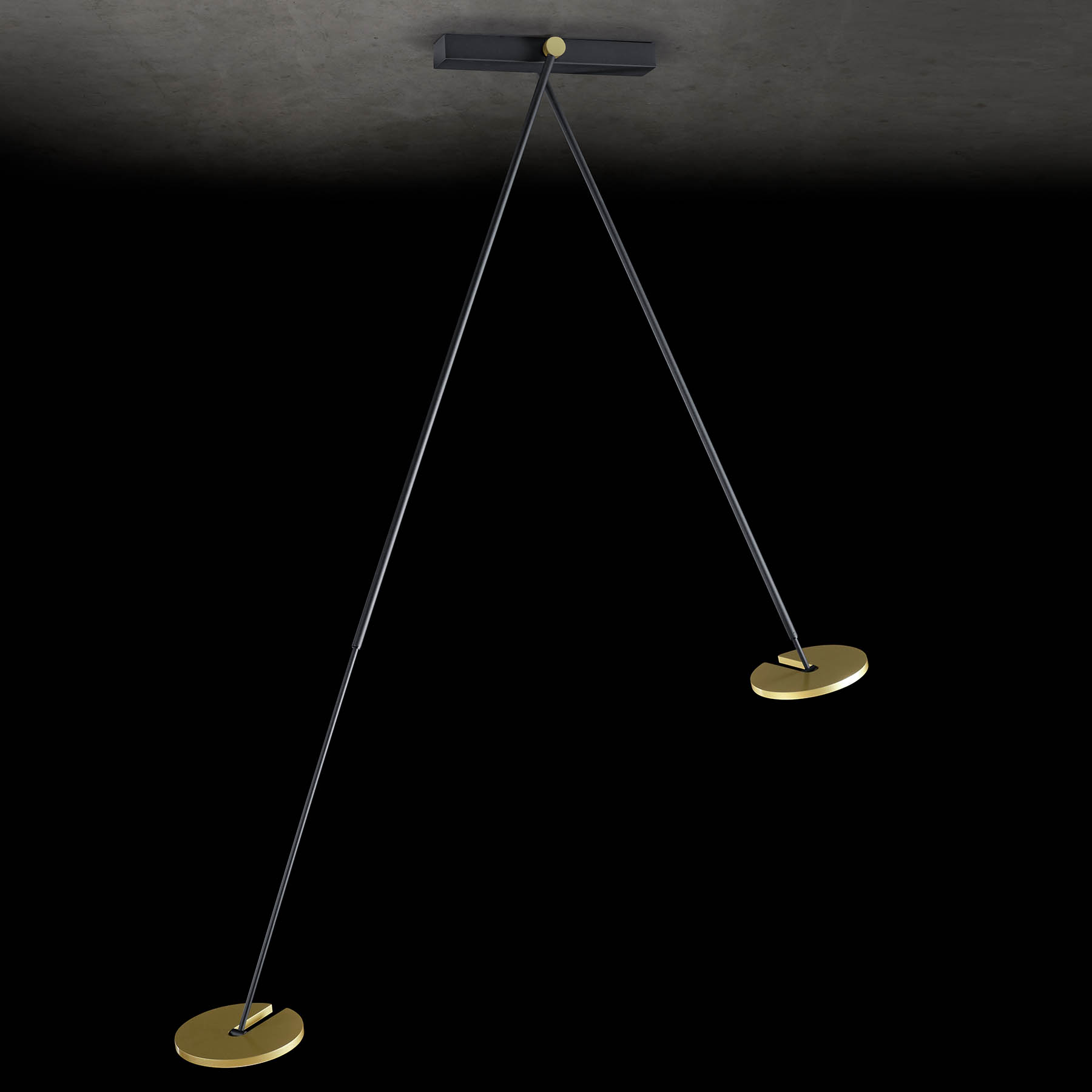 Lichtstarke Gelenk-Deckenleuchte mit zwei (höhen)verstellbaren Armen JANUS H: Abgebildet in Schwarz / Eloxal Messing