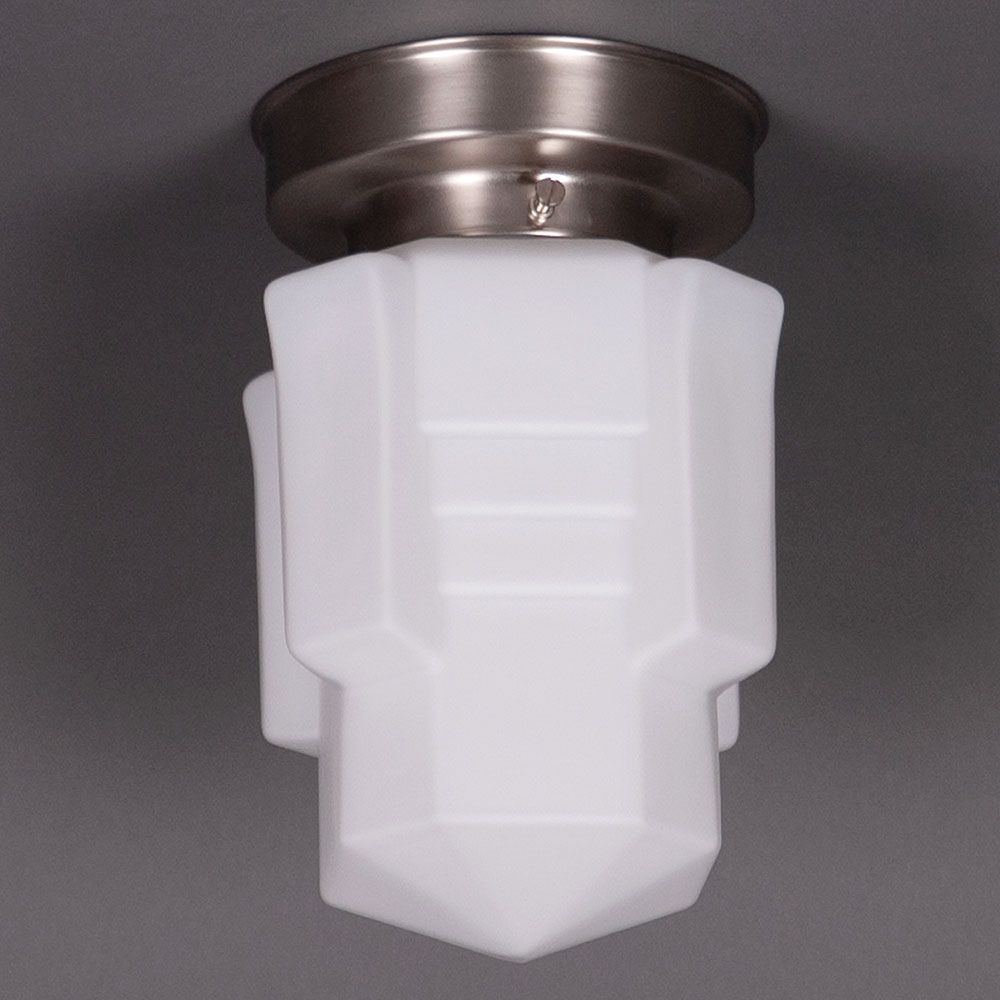 Kleine Deckenlampe mit matt-opalem Art Déco-Glas Ø 16 cm: Deckenteil getreppt, matt vernickelt