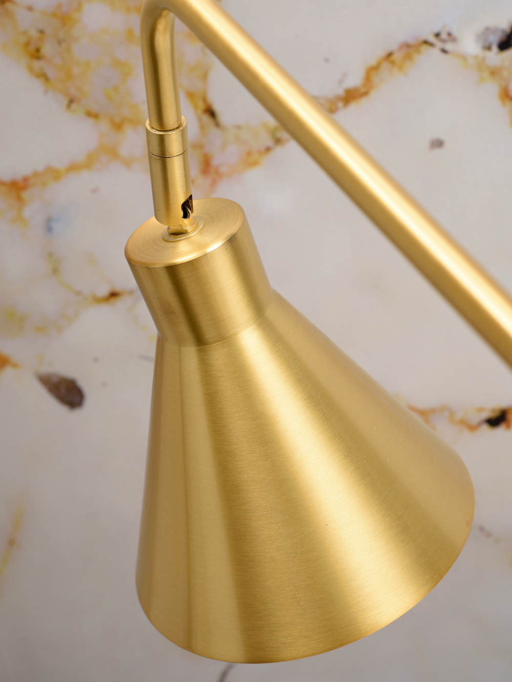 Lese-Stehlampe LYO mit langem Ausleger, schwarz oder gold, Bild 4