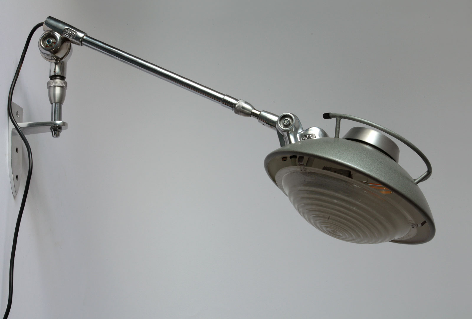 Gelenk-Wandleuchte nach Ferdinand SOLÈRE im Industriestil der 1950er Jahre, Bild 4 Gelenk-Wandleuchte nach Ferdinand SOLÈRE im Industriestil der 1950er Jahre, Bild 4
