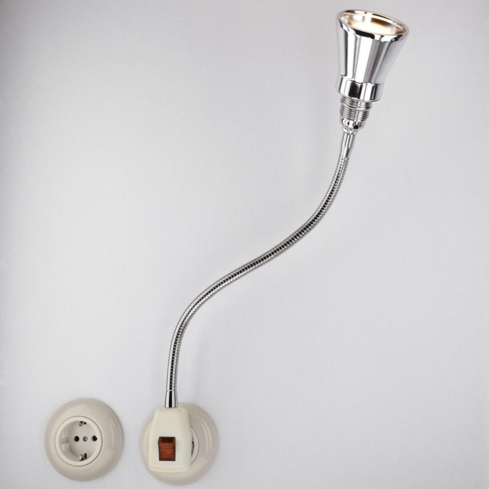 Plug Light GLÜHWÜRMCHEN CLASSIC With Aluminium Cone Reflector