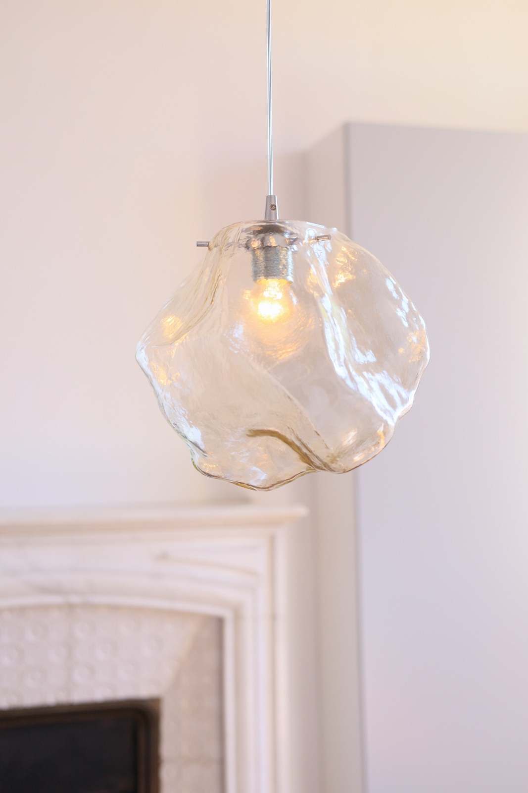 Hängeleuchte QUARTZ mit organisch geformtem Klarglas, Bild 4