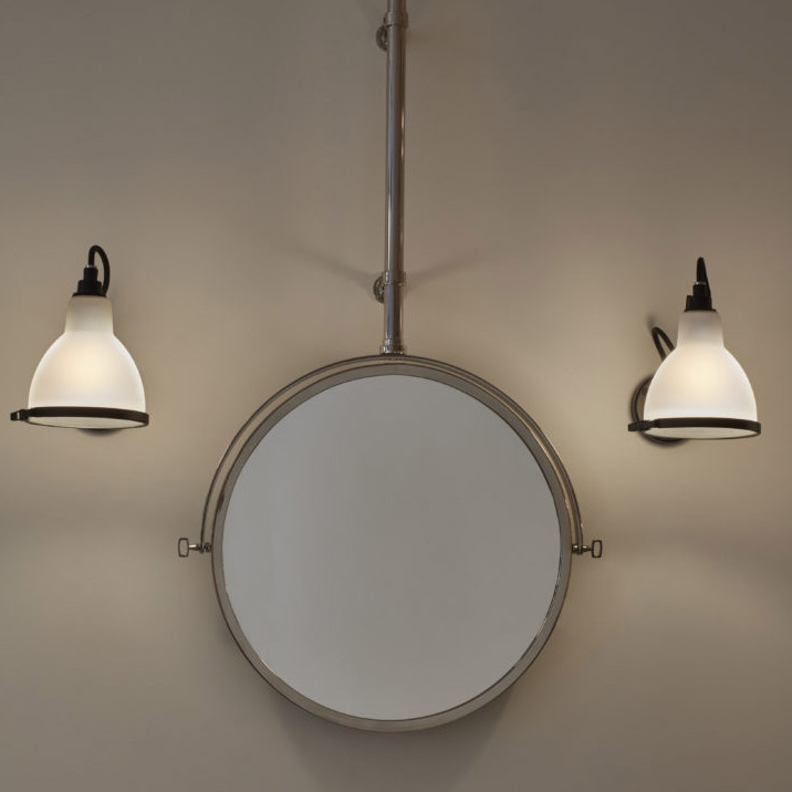 Bild 12: Neu: die Bad-Gelenkwandleuchte auch mit matt-opalem Polycarbonat-Schirm, der das Licht in auf angenehme Art blendfrei streut Badezimmer-Wandlampe N° 304 mit Kugelgelenk: Neu: die Bad-Gelenkwandleuchte auch mit matt-opalem Polycarbonat-Schirm, der das Licht in auf angenehme Art blendfrei streut