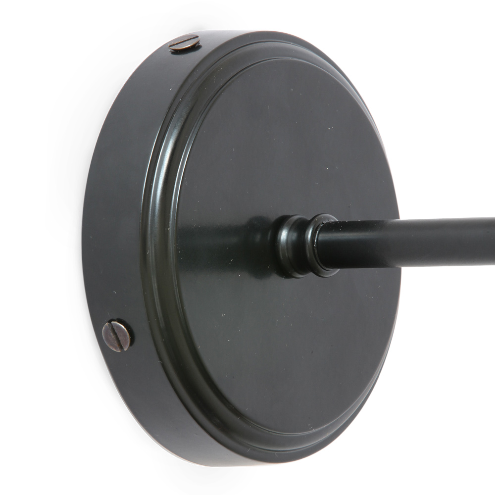 Wandlampe mit gestuftem Opalglasschirm, IP44: Auch die Wandhalterung (hier Ausführung „mattschwarz pulverbeschichtet“) hat die Schutzart IP44
