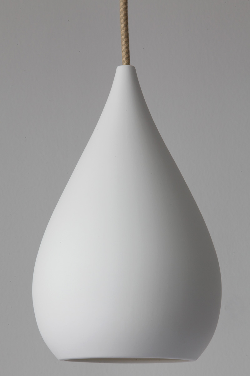Bild 6: Die Tropfen-Pendelleuchte aus durchscheinendem Porzellan, hier in der matten Ausführung Große Tropfen-Pendelleuchte aus durchscheinendem Porzellan: Die Tropfen-Pendelleuchte aus durchscheinendem Porzellan, hier in der matten Ausführung