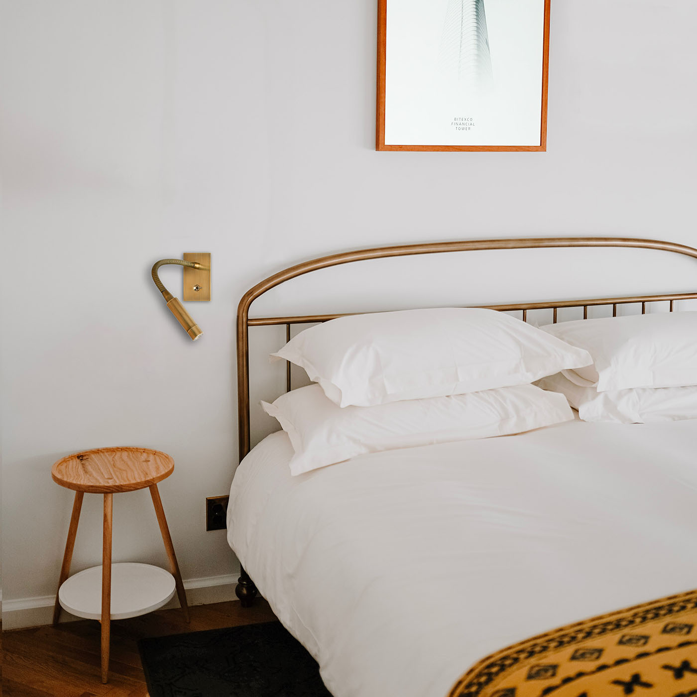 Lese-Wandstrahler mit Flexarm zur Einbau-Montage AL44: Das Modell mit Schalter in natur matt satiniert.