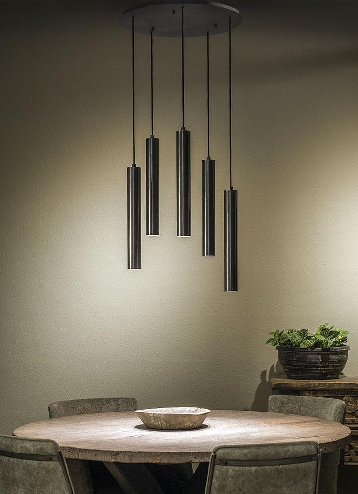 Kaskade mit fünf Röhren-Pendelleuchten TOBINO, Kupfer oder Messing, Bild 11 Kaskade mit fünf Röhren-Pendelleuchten TOBINO, Kupfer oder Messing, Bild 11