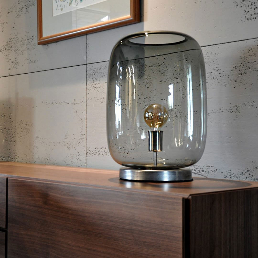 Große Glas-Tischleuchte (45 cm) mit Rauchglas-Schirm – Casa Lumi