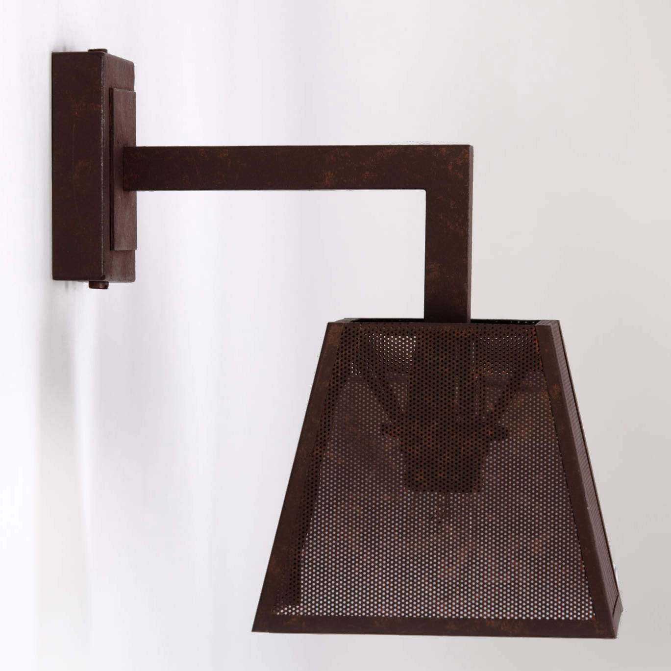 PASCAL Messing-Wandleuchte (nach unten) aus Frankreich PASCAL Messing-Wandleuchte (nach unten) aus Frankreich