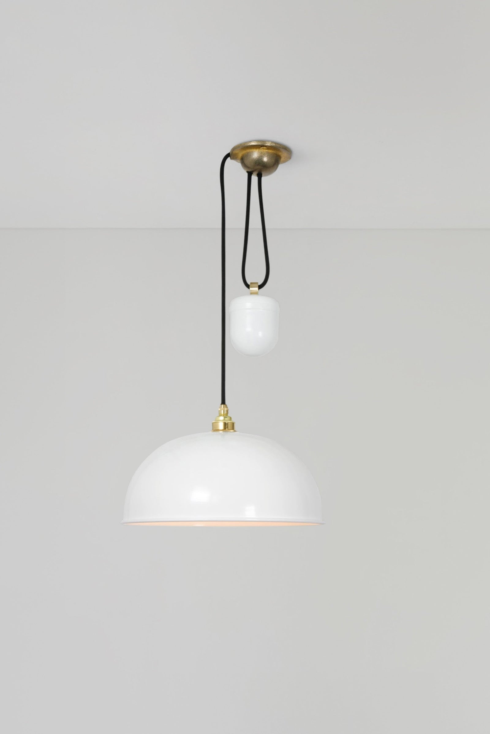 Height-adjustable hemispherical pendant light made of metal 7300: hier in Weiß