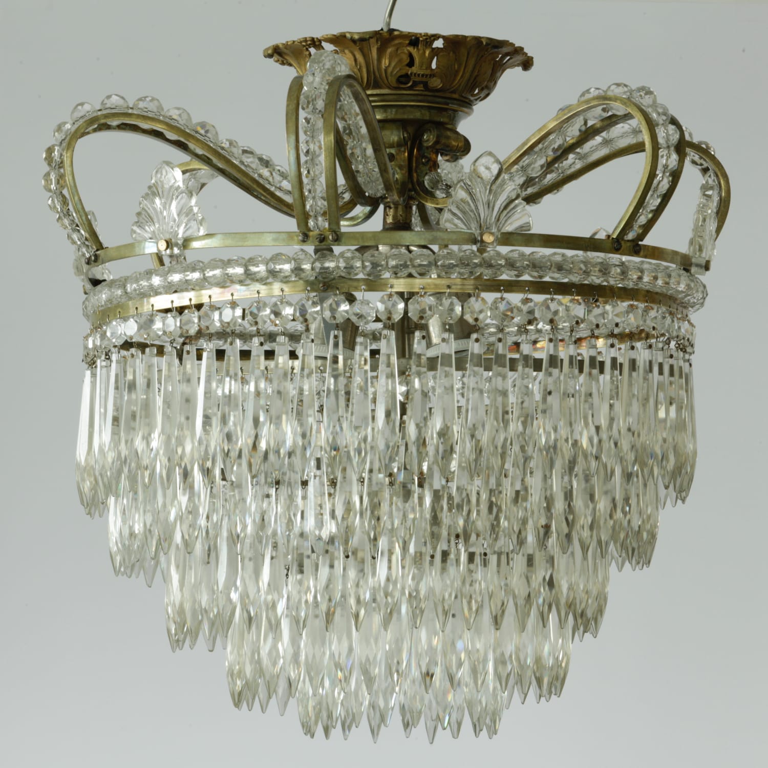 Kronleuchter mit geschliffenem Kristallbehang, um 1900 – VERKAUFT