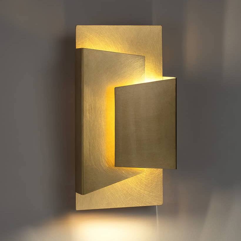 Goldenes Licht: Wandleuchte aus Messing PORTAFOGLIO