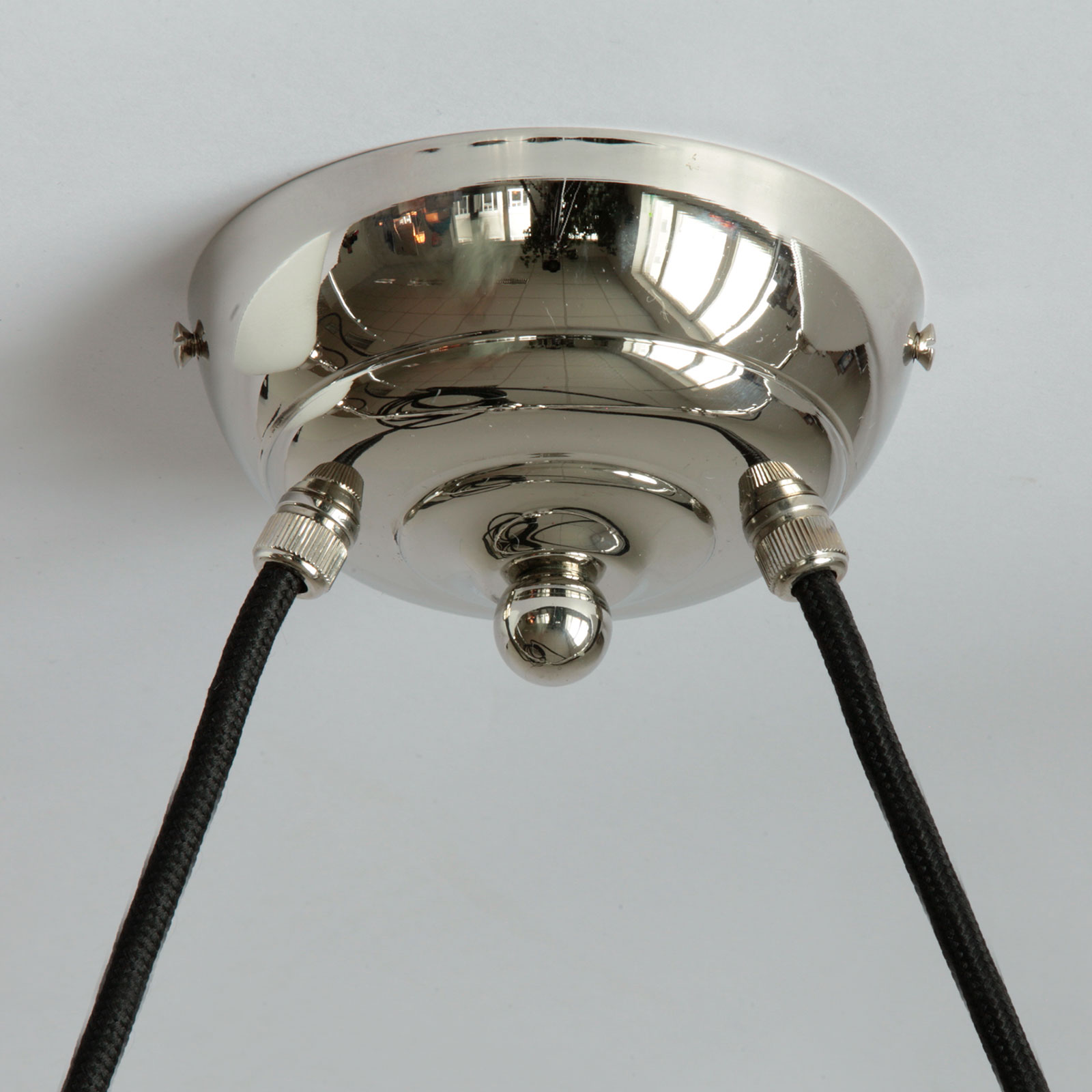 Bild 9: Das Deckenteil in Nickel glänzend Für Tische: Nostalgische Doppel-Hängeleuchte mit zwei Glasschirmen (auch grün): Das Deckenteil in Nickel glänzend