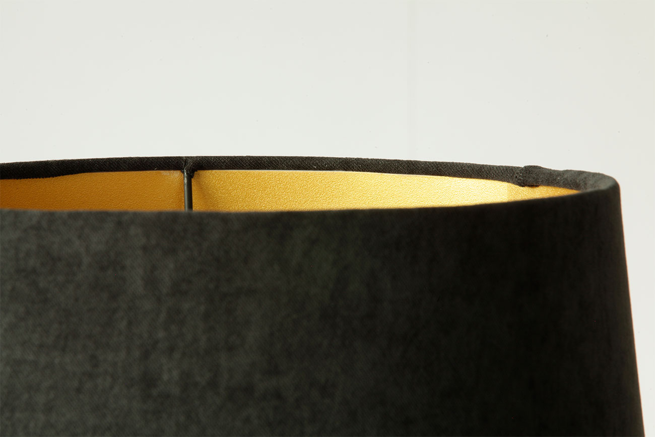 Bild 3: ... innen gold-metallisch reflektierend Messing-Stehleuchte mit Schirm aus schwarzem Samt: ... innen gold-metallisch reflektierend